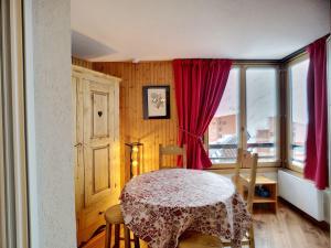 Appartement Les Menuires, 2 pièces, 4 personnes - FR-1-178-339