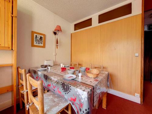 Appartement Les Menuires, 2 pièces, 4 personnes - FR-1-344-1002