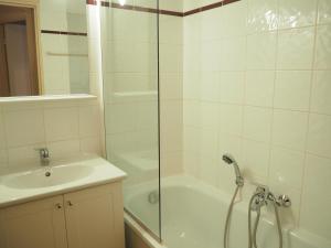 Appartement Les Menuires, 2 pièces, 4 personnes - FR-1-344-1023
