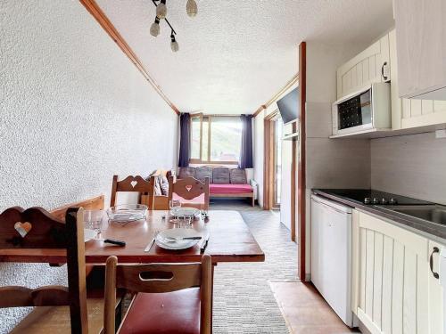 Appartement Les Menuires, 2 pièces, 4 personnes - FR-1-344-1042