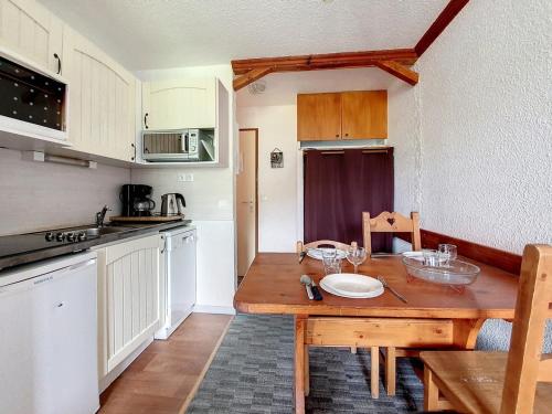 Appartement Les Menuires, 2 pièces, 4 personnes - FR-1-344-1042