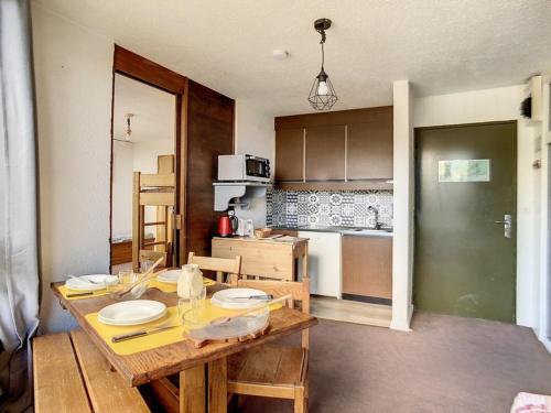 Appartement Les Menuires, 2 pièces, 4 personnes - FR-1-344-1047