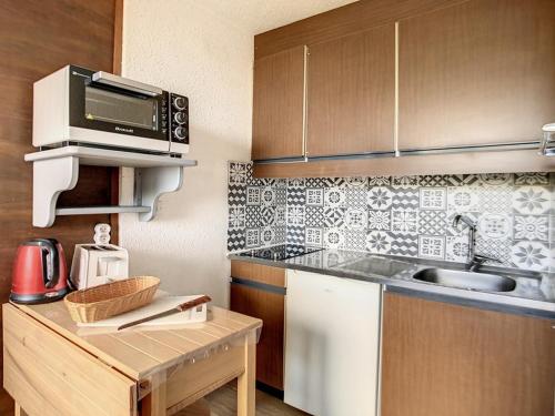 Appartement Les Menuires, 2 pièces, 4 personnes - FR-1-344-1047
