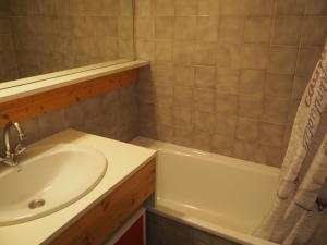 Appartement Les Menuires, 2 pièces, 4 personnes - FR-1-344-1070