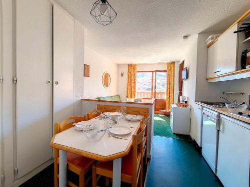 Appartement Les Menuires, 2 pièces, 4 personnes - FR-1-344-1078