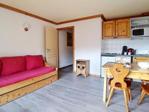 Appartement Appartement Les Menuires, 2 pièces, 4 personnes - FR-1-344-845 LES BALCONS DES BRUYERES 22 Rue des Montagnes 73440 Les Bruyères Rhône-Alpes