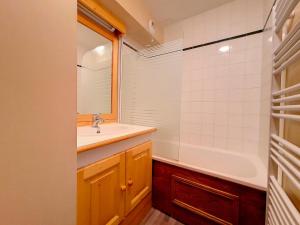 Appartement Appartement Les Menuires, 2 pièces, 4 personnes - FR-1-344-854 LES BALCONS DES BRUYERES 22 Rue des Montagnes 73440 Les Bruyères Rhône-Alpes