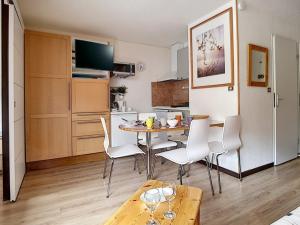 Appartement Les Menuires, 2 pièces, 4 personnes - FR-1-344-912