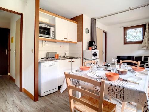 Appartement Les Menuires, 2 pièces, 4 personnes - FR-1-344-916