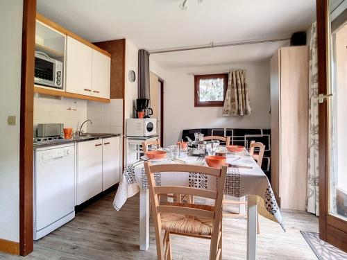 Appartement Les Menuires, 2 pièces, 4 personnes - FR-1-344-916