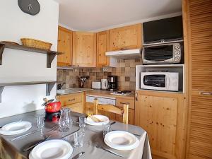 Appartement Les Menuires, 2 pièces, 4 personnes - FR-1-344-919