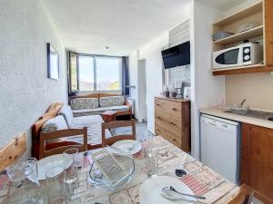 Appartement Les Menuires, 2 pièces, 4 personnes - FR-1-344-975
