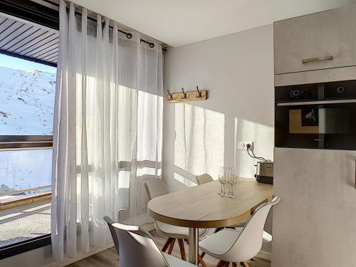 Appartement Les Menuires, 2 pièces, 4 personnes - FR-1-344-976