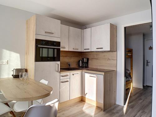 Appartement Les Menuires, 2 pièces, 4 personnes - FR-1-344-976