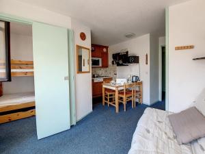 Appartement Les Menuires, 2 pièces, 4 personnes - FR-1-344-982