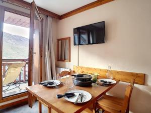 Appartement Les Menuires, 2 pièces, 4 personnes - FR-1-344-988