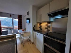 Appartement Les Menuires, 2 pièces, 4 personnes - FR-1-452-200