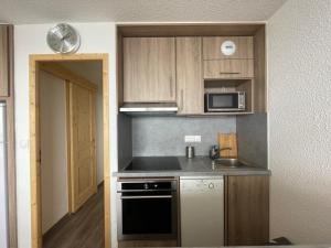 Appartement Les Menuires, 2 pièces, 4 personnes - FR-1-452-365