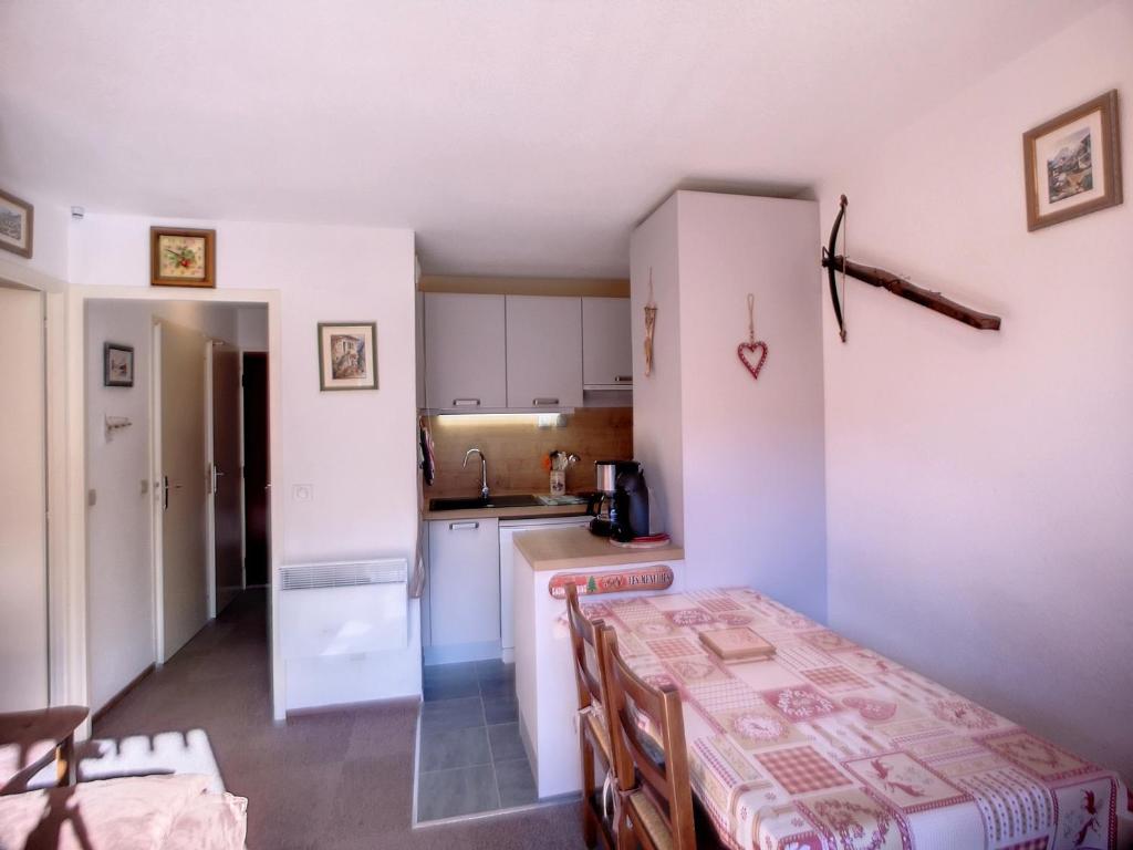 Appartement Les Menuires, 2 pièces, 5 personnes - FR-1-178-140 Les Bruyeres -  -, 73440 Les Menuires