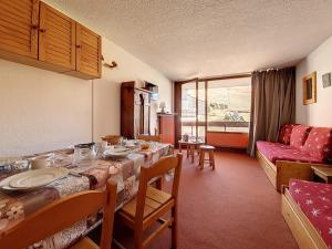 Appartement Les Menuires, 2 pièces, 5 personnes - FR-1-344-1001