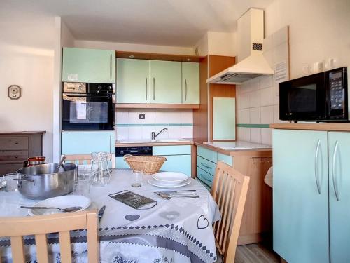Appartement Les Menuires, 2 pièces, 5 personnes - FR-1-344-1031