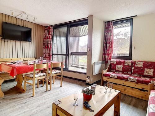 Appartement Les Menuires, 2 pièces, 5 personnes - FR-1-344-1106
