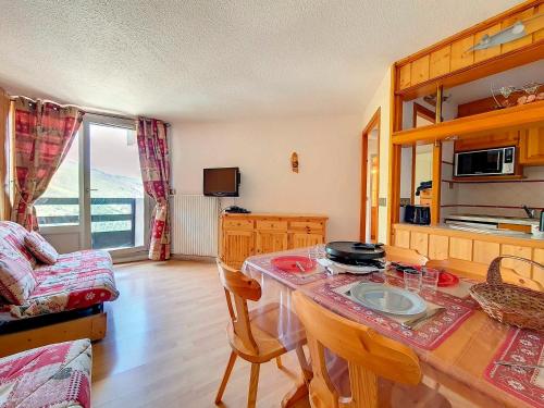 Appartement Les Menuires, 2 pièces, 5 personnes - FR-1-344-785