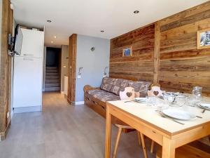 Appartement Les Menuires, 2 pièces, 5 personnes - FR-1-344-853