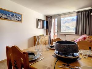 Appartement Les Menuires, 2 pièces, 5 personnes - FR-1-344-855