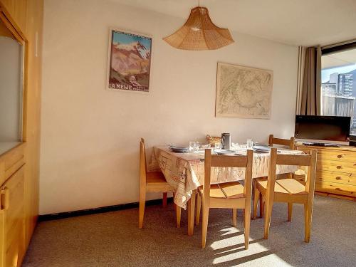 Appartement Les Menuires, 2 pièces, 5 personnes - FR-1-344-972