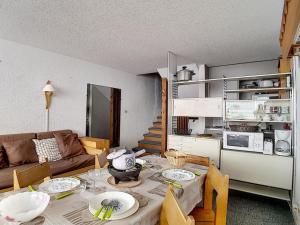 Appartement Les Menuires, 2 pièces, 5 personnes - FR-1-344-984