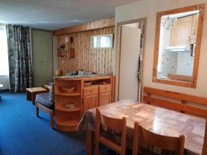 Appartement Les Menuires, 2 pièces, 5 personnes - FR-1-574-11