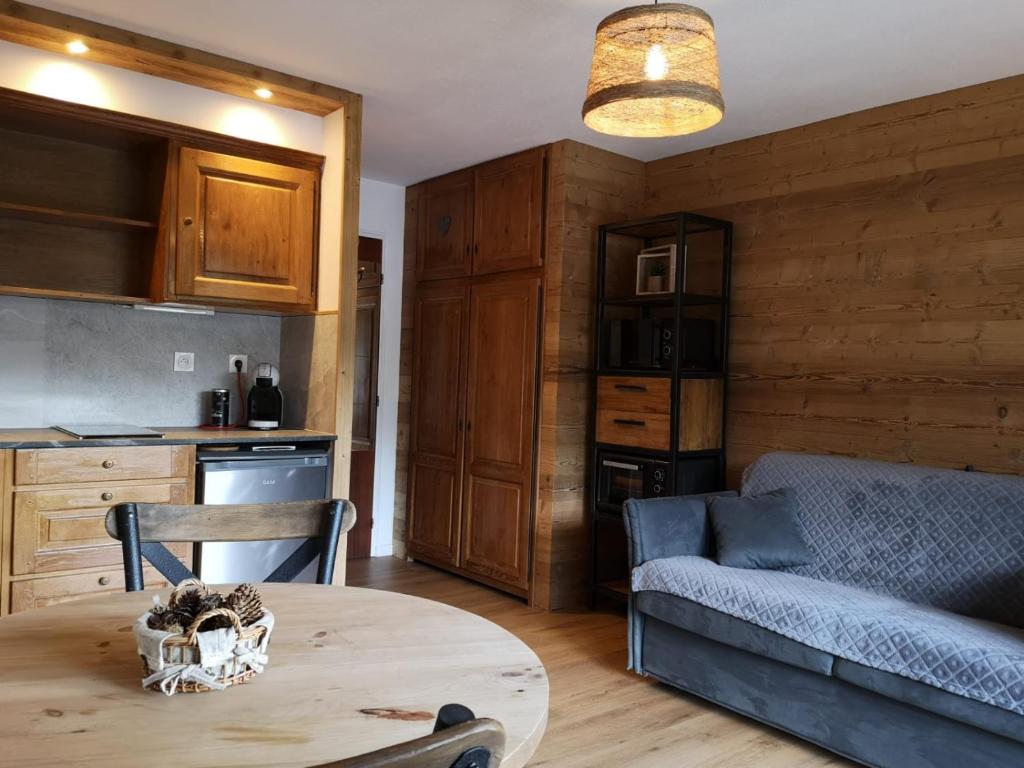 Appartement Les Menuires, 2 pièces, 5 personnes - FR-1-574-13