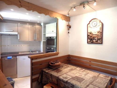 Appartement Les Menuires, 2 pièces, 5 personnes - FR-1-574-14