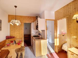 Appartement Les Menuires, 2 pièces, 6 personnes - FR-1-178-169