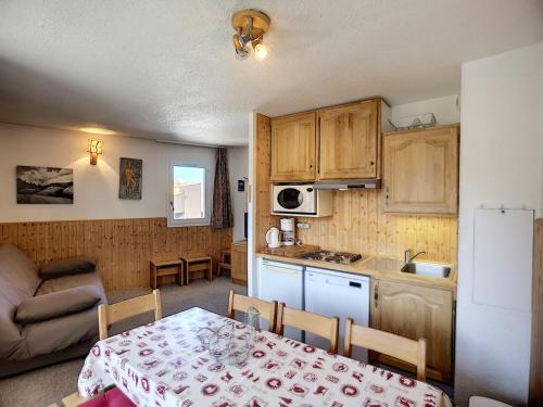 Appartement Les Menuires, 2 pièces, 6 personnes - FR-1-178-75