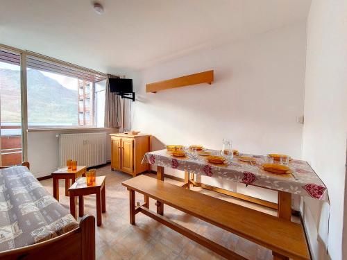 Appartement Les Menuires, 2 pièces, 6 personnes - FR-1-344-1071