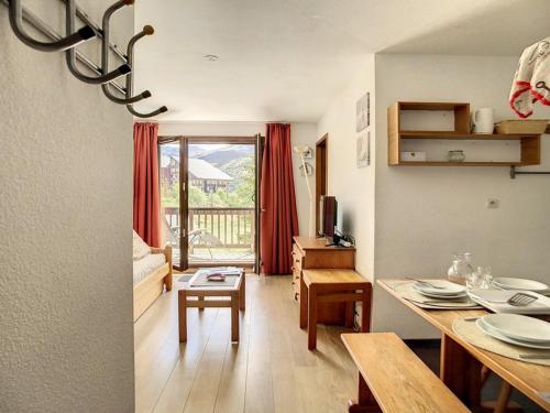 Appartement Les Menuires, 2 pièces, 6 personnes - FR-1-344-1143