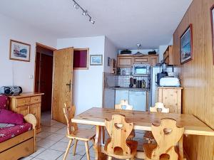 Appartement Les Menuires, 2 pièces, 6 personnes - FR-1-344-757