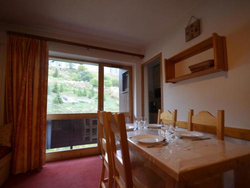 Appartement Les Menuires, 2 pièces, 6 personnes - FR-1-452-20