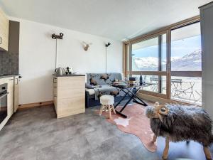 Appartement Les Menuires, 3 pièces, 4 personnes - FR-1-344-1121