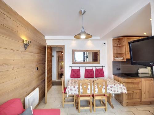 Appartement Les Menuires, 3 pièces, 6 personnes - FR-1-178-170