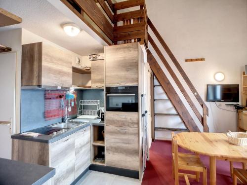 Appartement Les Menuires, 3 pièces, 6 personnes - FR-1-178-93