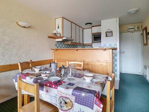 Appartement Les Menuires, 3 pièces, 6 personnes - FR-1-344-464