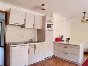 Appartement Les Menuires, 3 pièces, 6 personnes - FR-1-344-756