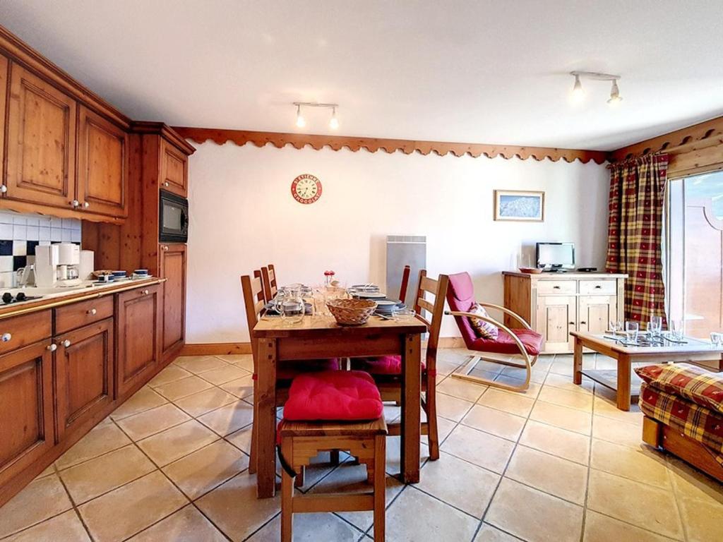 Appartement Appartement Les Menuires, 3 pièces, 6 personnes - FR-1-344-837 Hameau des marmottes 73440 Levassaix