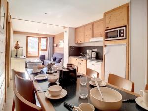 Appartement Les Menuires, 3 pièces, 8 personnes - FR-1-344-345