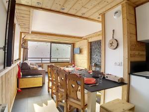 Appartement Les Menuires, 3 pièces, 8 personnes - FR-1-344-796
