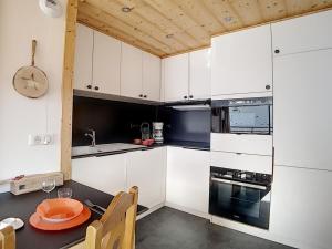 Appartement Les Menuires, 3 pièces, 8 personnes - FR-1-344-796