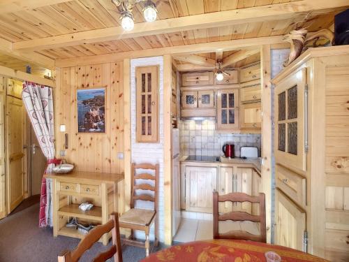 Appartement Les Menuires, 4 pièces, 6 personnes - FR-1-178-17